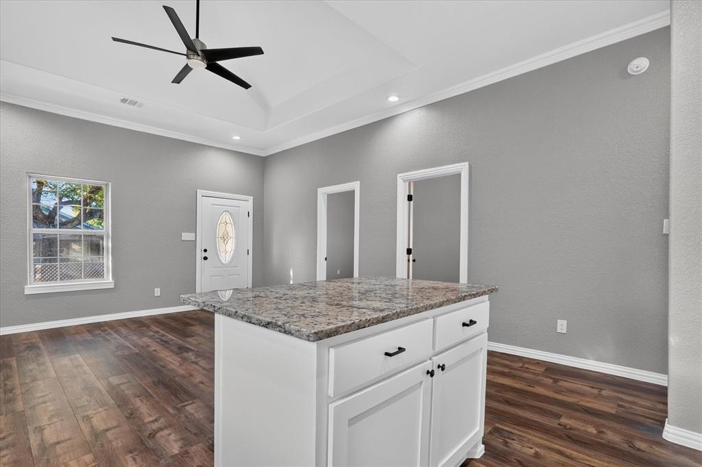 617 E Chambers Street Property Photo 11