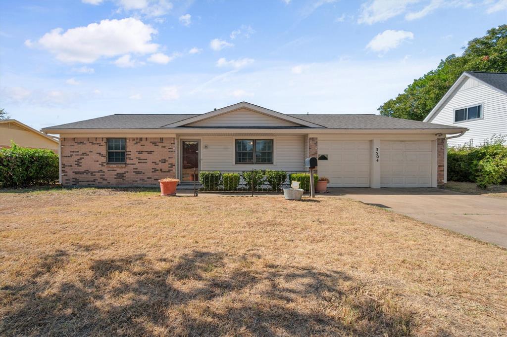 3504 Carriage Hill Drive Property Photo 1