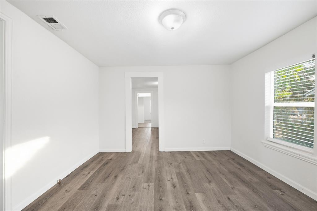 5728 Kilpatrick Avenue Property Photo 6