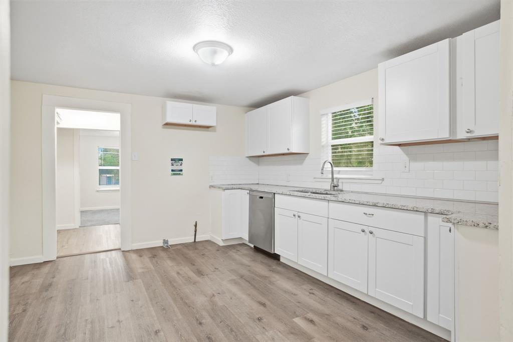 5728 Kilpatrick Avenue Property Photo 7
