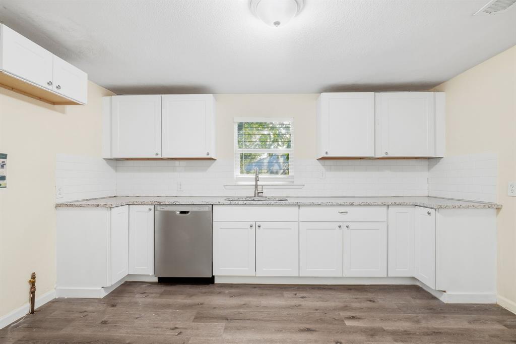 5728 Kilpatrick Avenue Property Photo 11