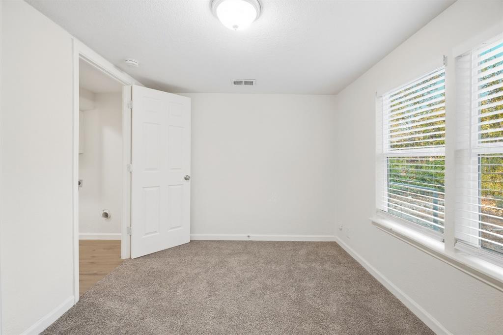 5728 Kilpatrick Avenue Property Photo 24