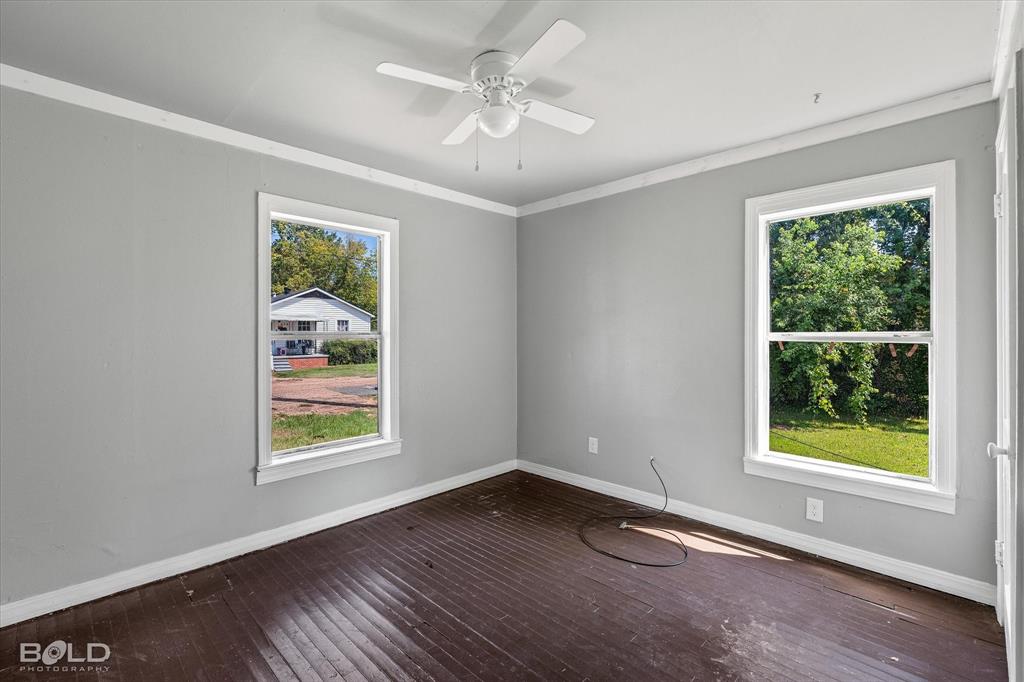 626 Joannes Street Property Photo 9