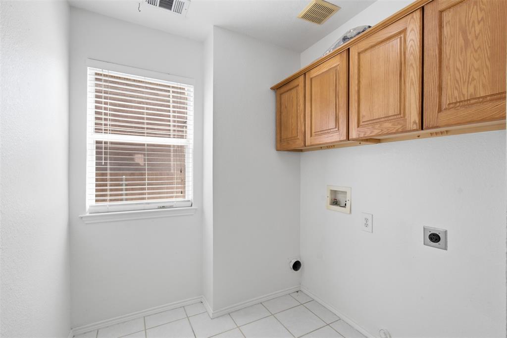 2220 Wisteria Way Property Photo 10