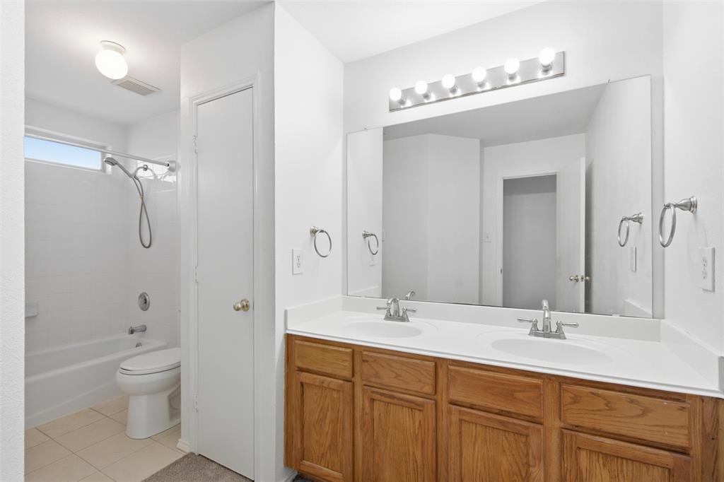 2220 Wisteria Way Property Photo 14