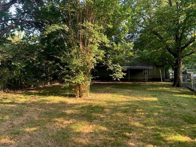 611 E 10th Street Property Photo 3