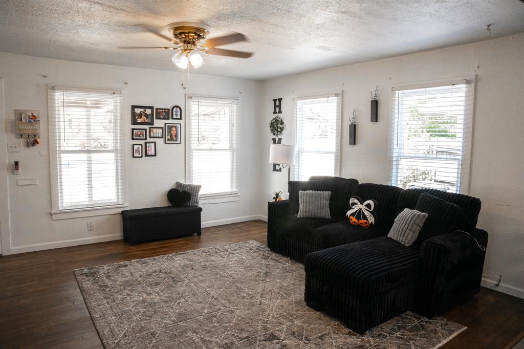 2945 Handley Drive Property Photo 11