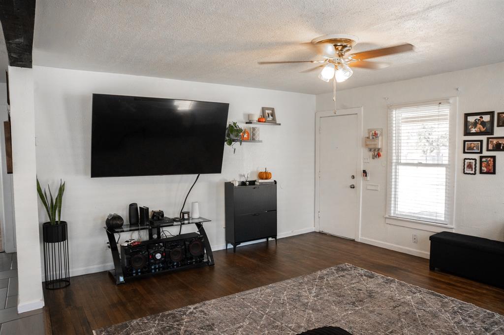2945 Handley Drive Property Photo 12