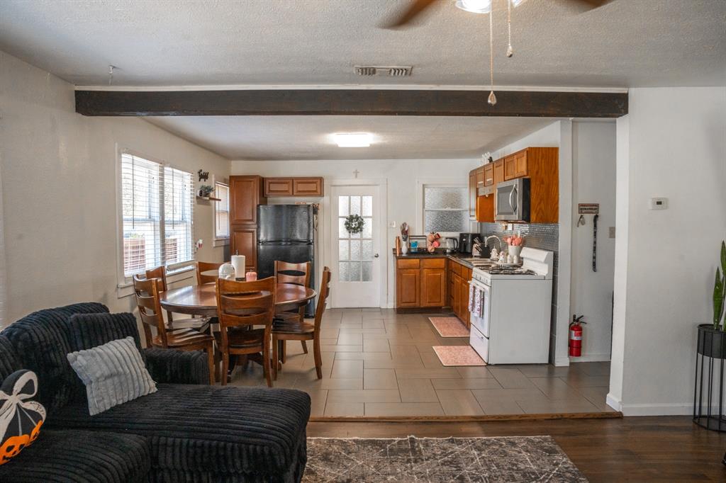 2945 Handley Drive Property Photo 13