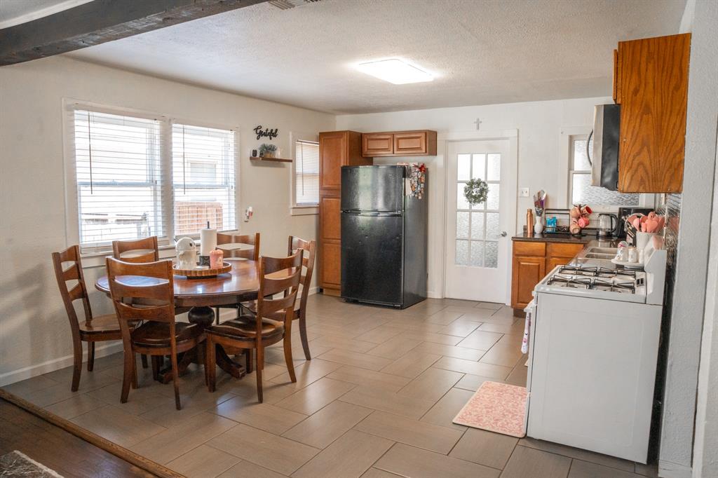 2945 Handley Drive Property Photo 14