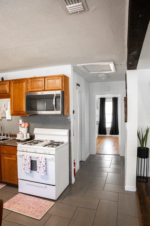 2945 Handley Drive Property Photo 18