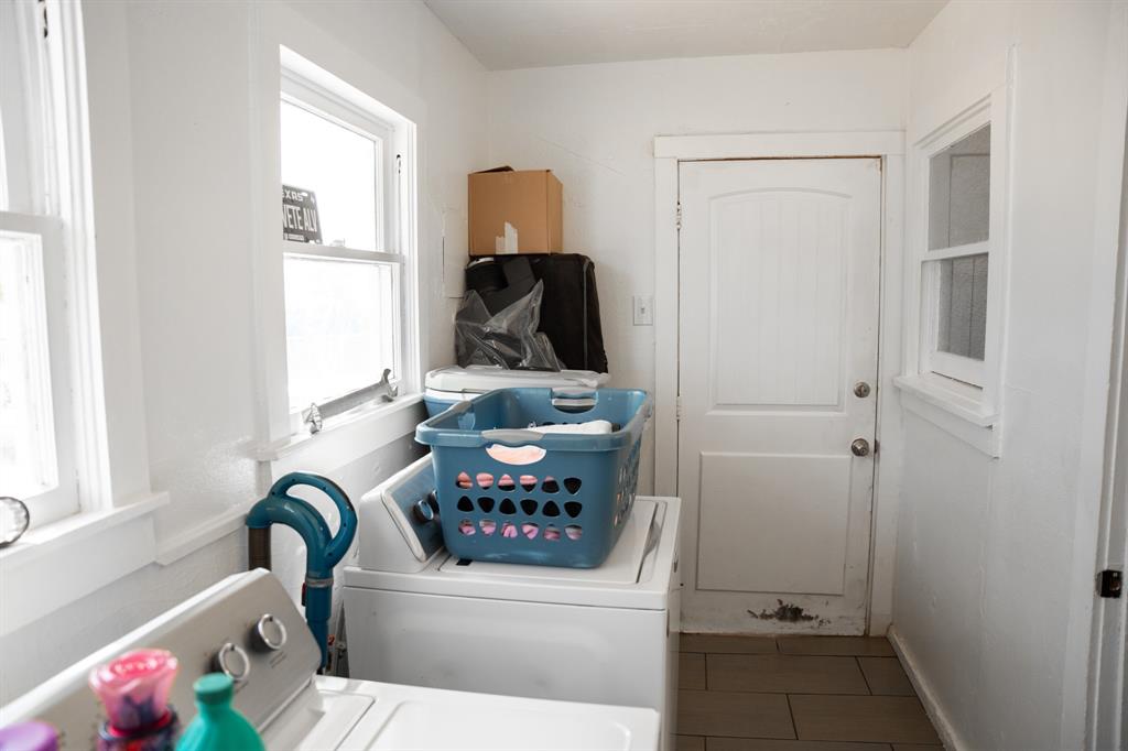 2945 Handley Drive Property Photo 28