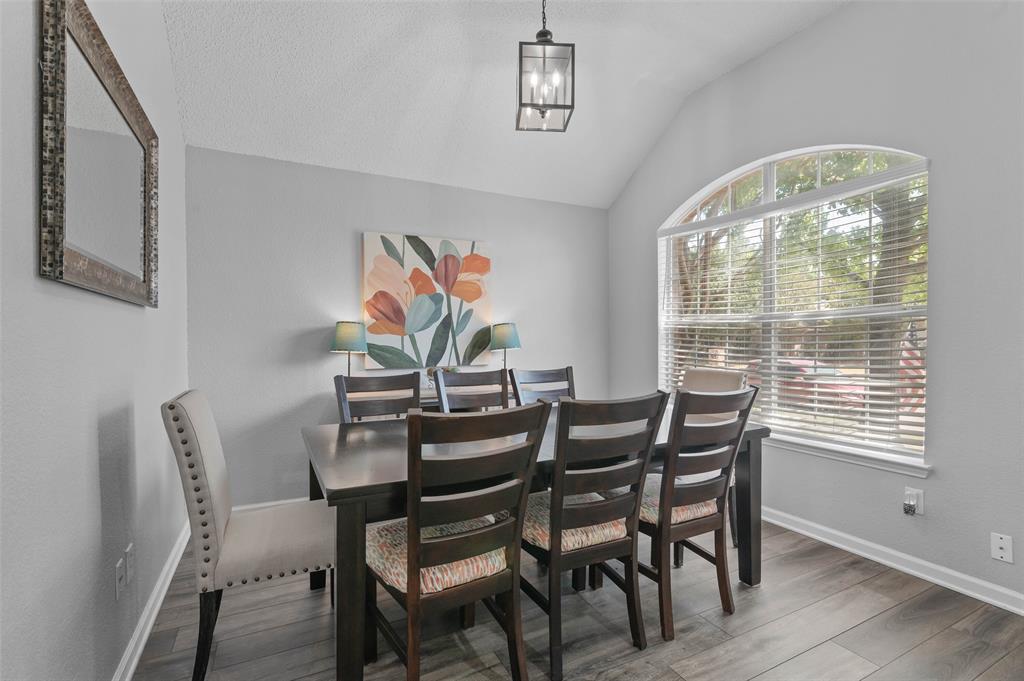 307 Trailwood Drive Property Photo 4