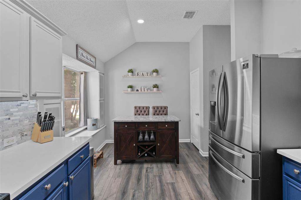307 Trailwood Drive Property Photo 9