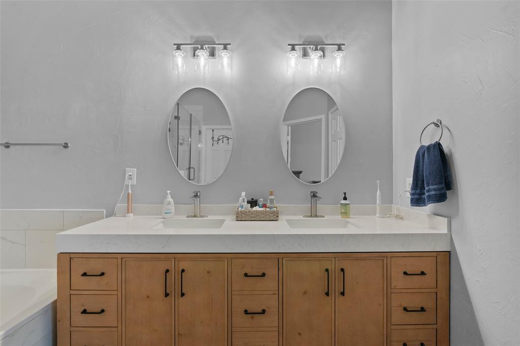 307 Trailwood Drive Property Photo 14