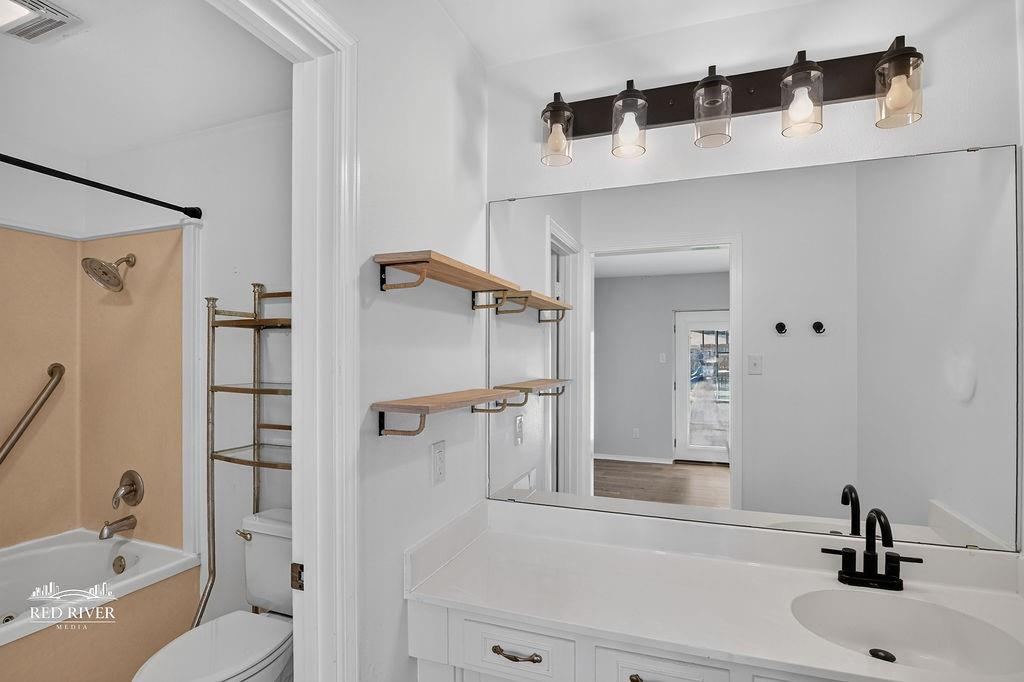 8611 Jackson Square Place Property Photo 13