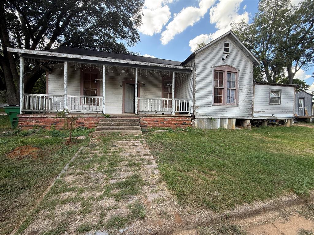 109 E Gooch Street Property Photo 1