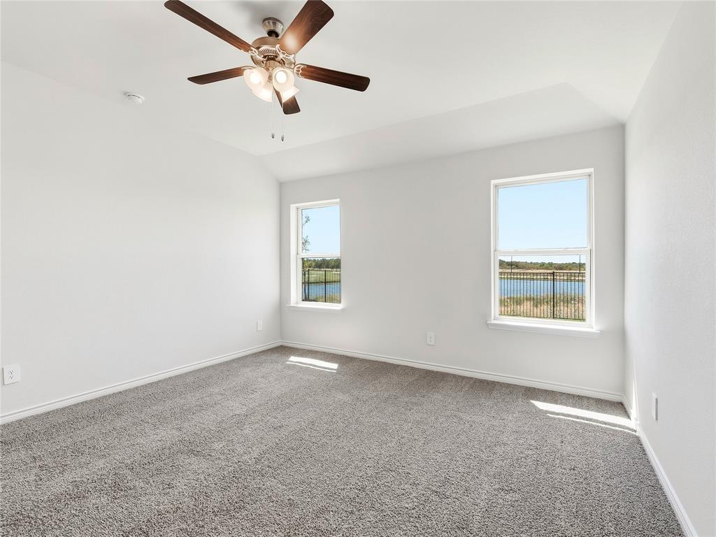2504 Travis Street Property Photo 15