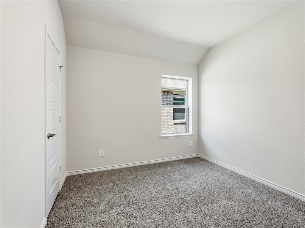 2504 Travis Street Property Photo 21