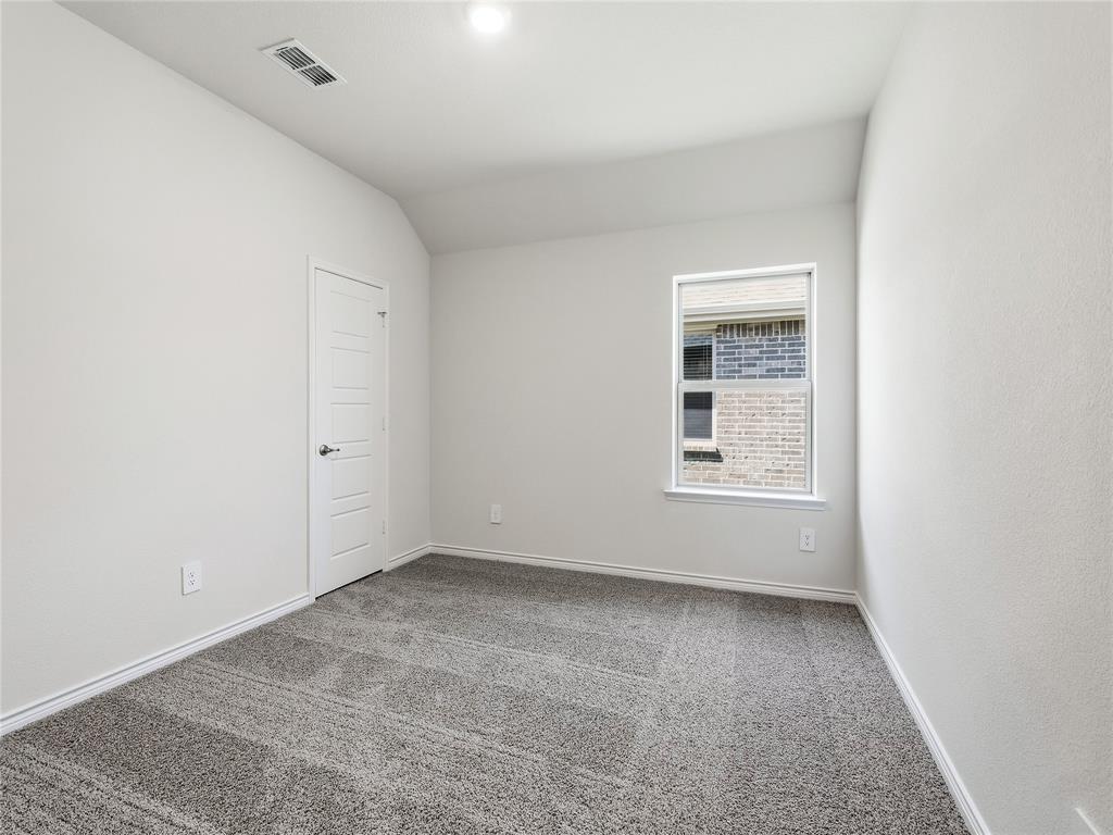 2504 Travis Street Property Photo 22