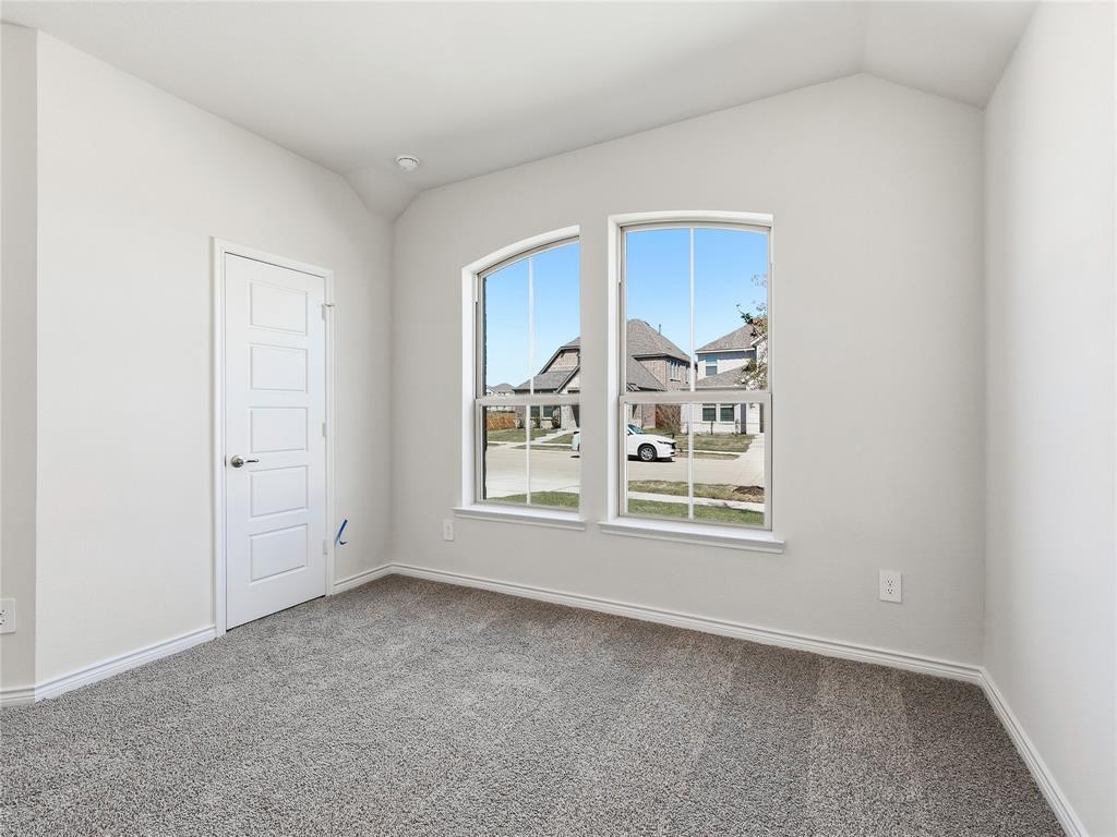 2504 Travis Street Property Photo 26