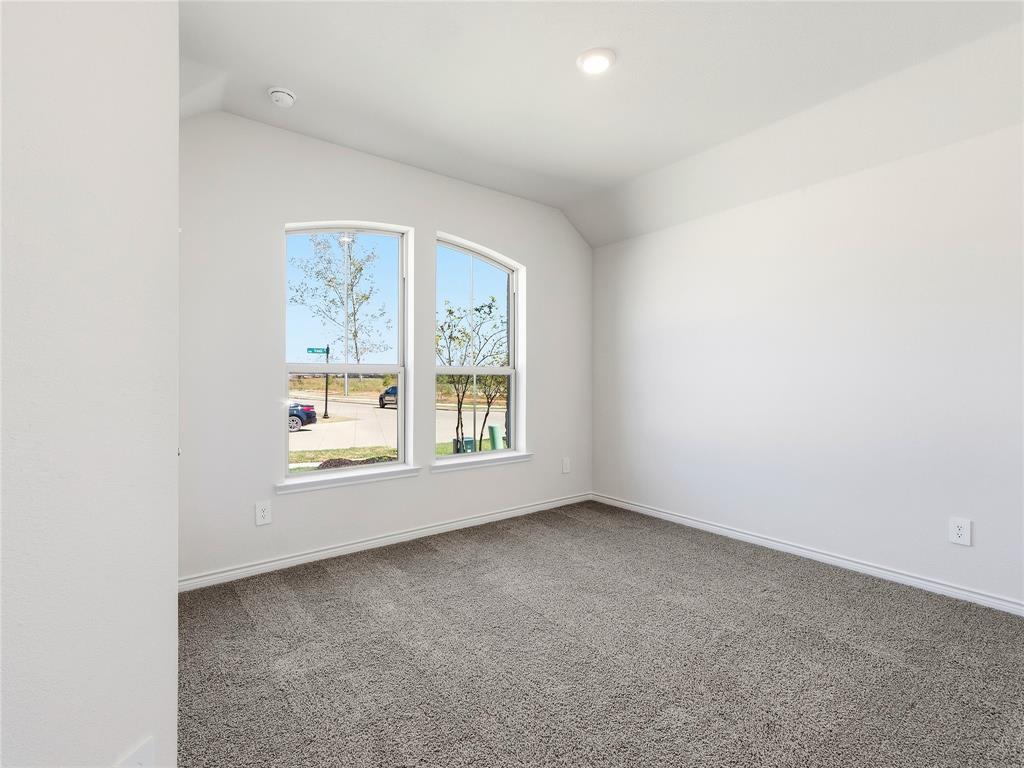 2504 Travis Street Property Photo 27