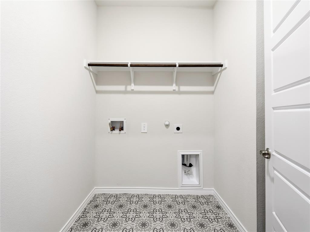 2504 Travis Street Property Photo 28