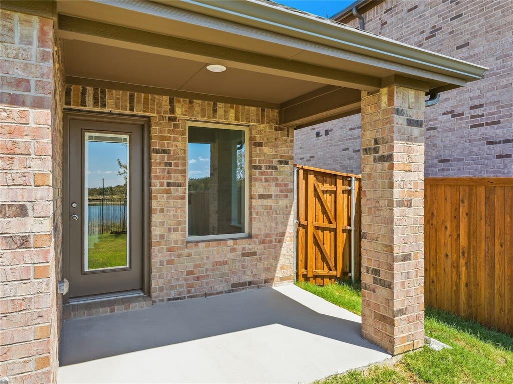 2504 Travis Street Property Photo 30