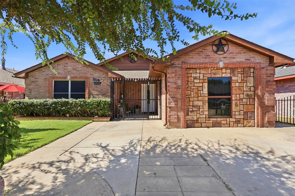 4704 Lizzy Drive Property Photo 1