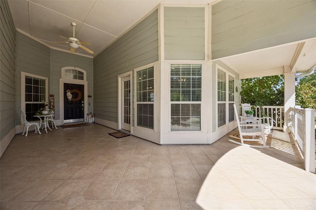 1221 Spanish Moss Drive Property Photo 4