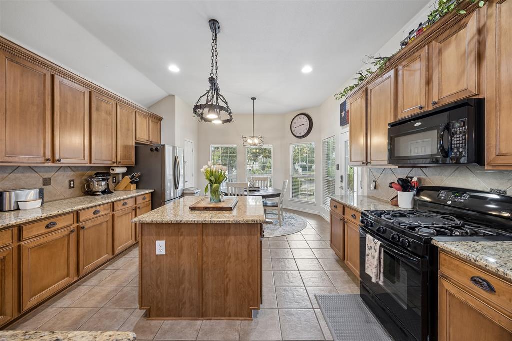 1221 Spanish Moss Drive Property Photo 10