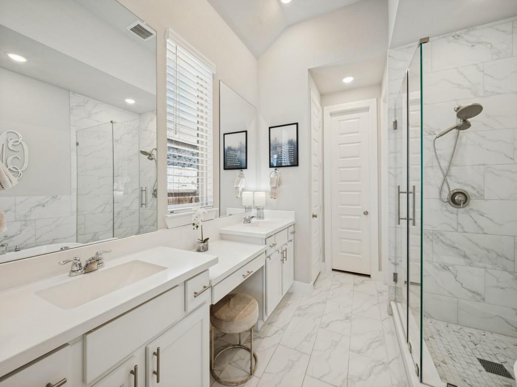 1105 Bluestem Drive Property Photo 11