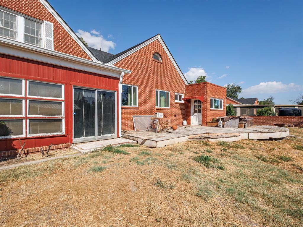 1016 W Walnut Property Photo 36