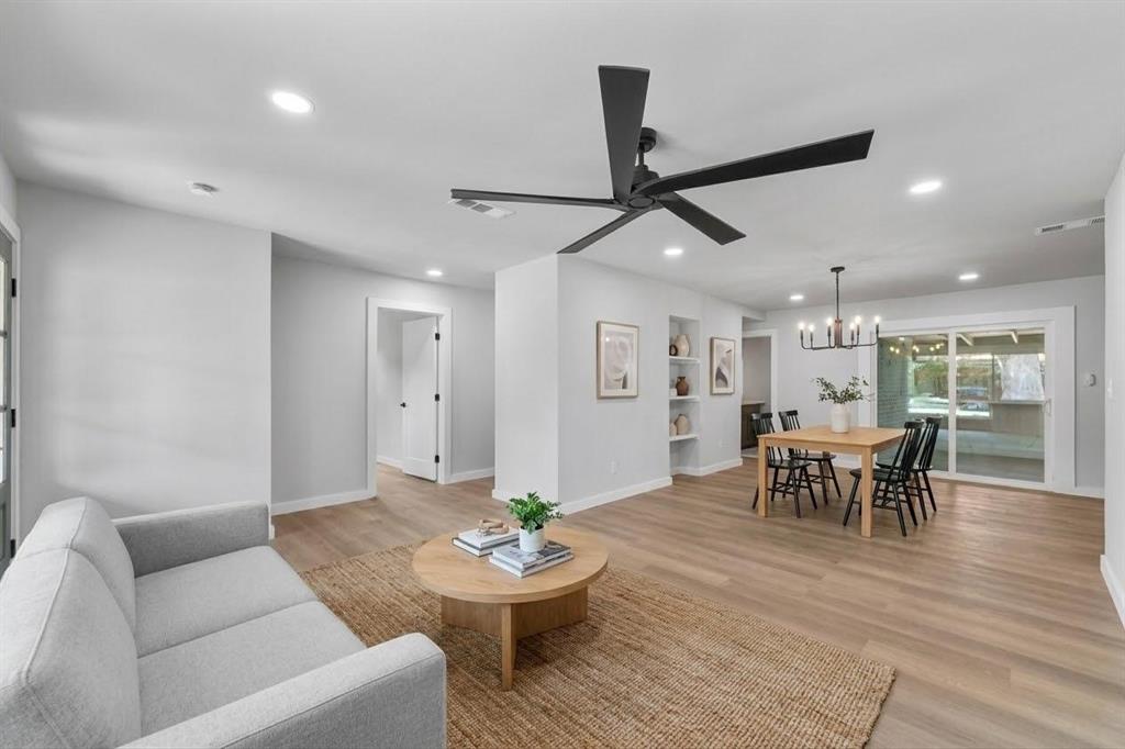 2122 Lemart Street Property Photo 3