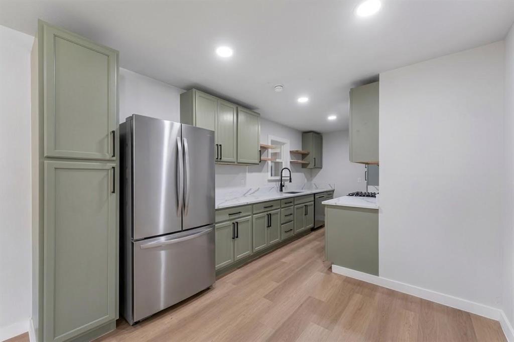 2122 Lemart Street Property Photo 4
