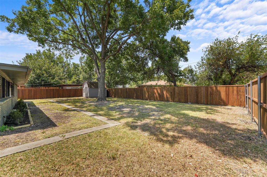 2122 Lemart Street Property Photo 13