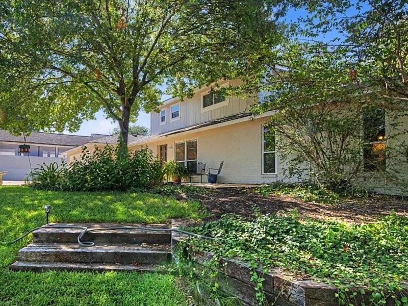 7816 Fairwood Court Property Photo 8