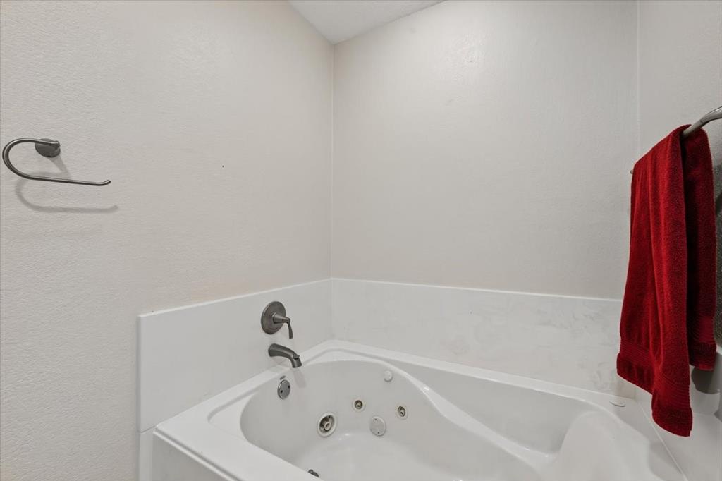 7816 Fairwood Court Property Photo 21
