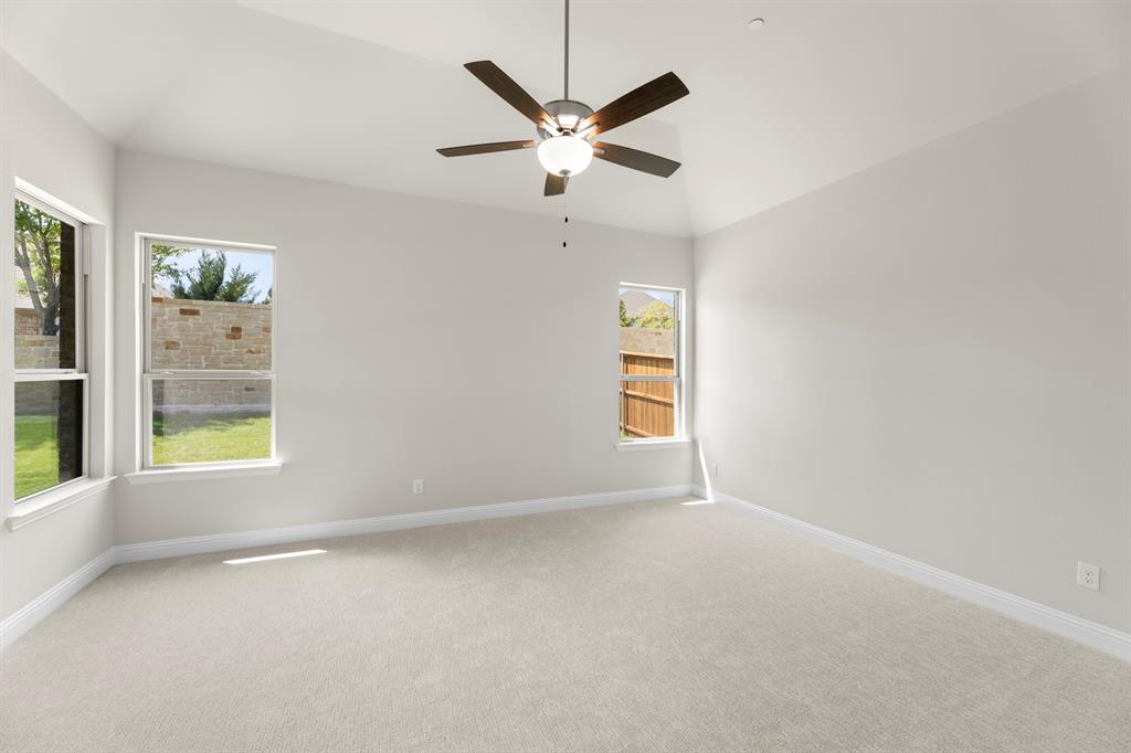 708 Splendor Drive Property Photo 4