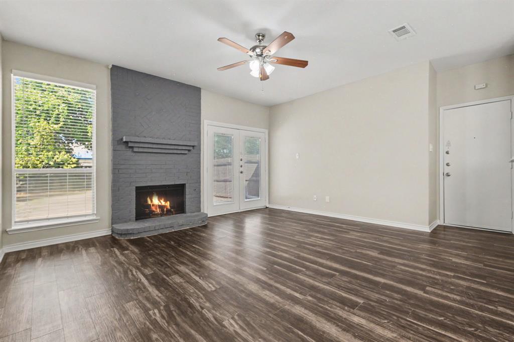 736 Fairlawn Street Property Photo 8