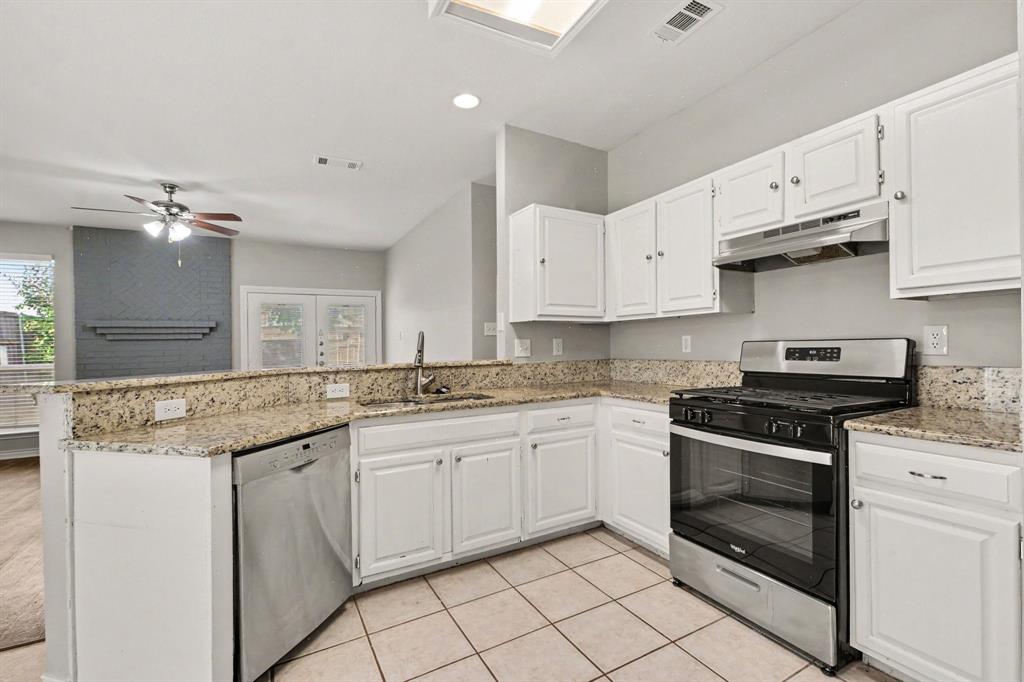736 Fairlawn Street Property Photo 13