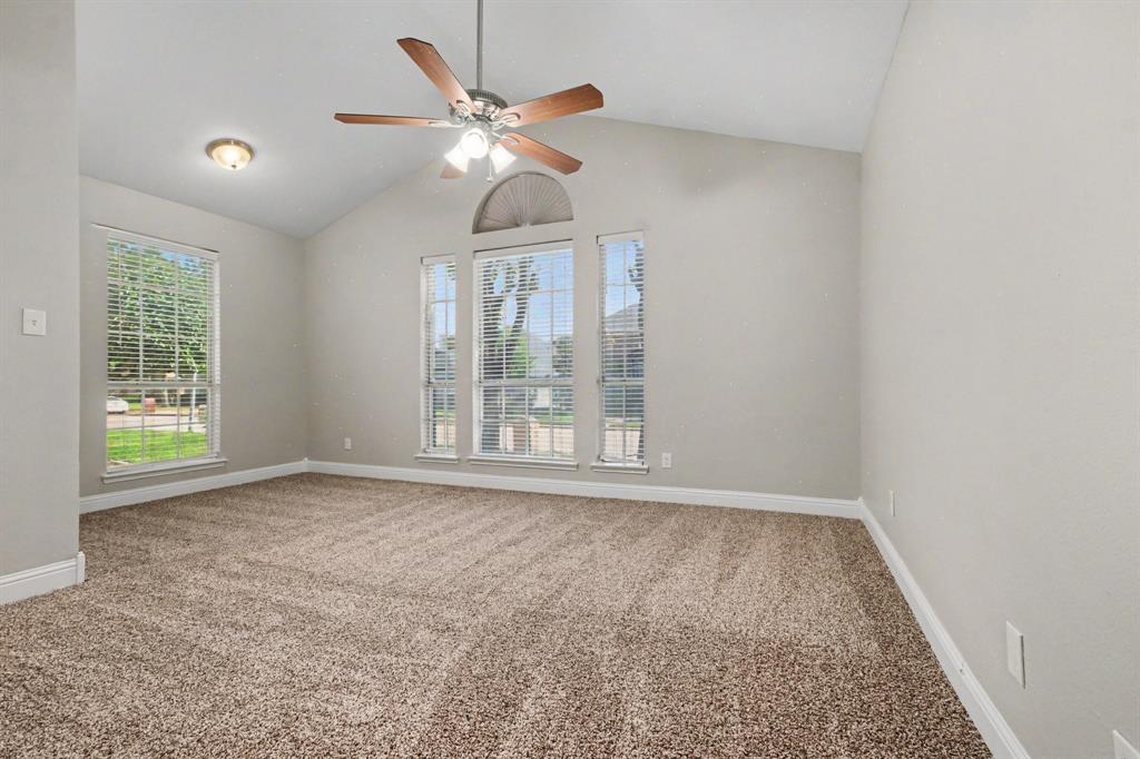 736 Fairlawn Street Property Photo 18