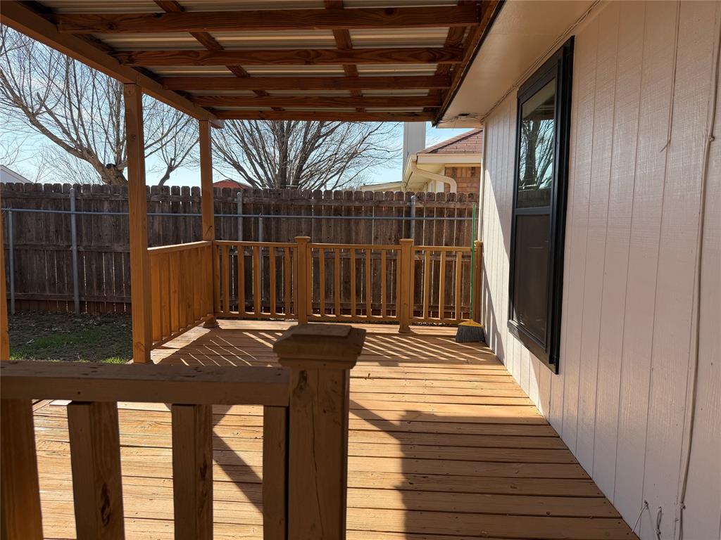 5033 Wagon Wheel Avenue Property Photo 2