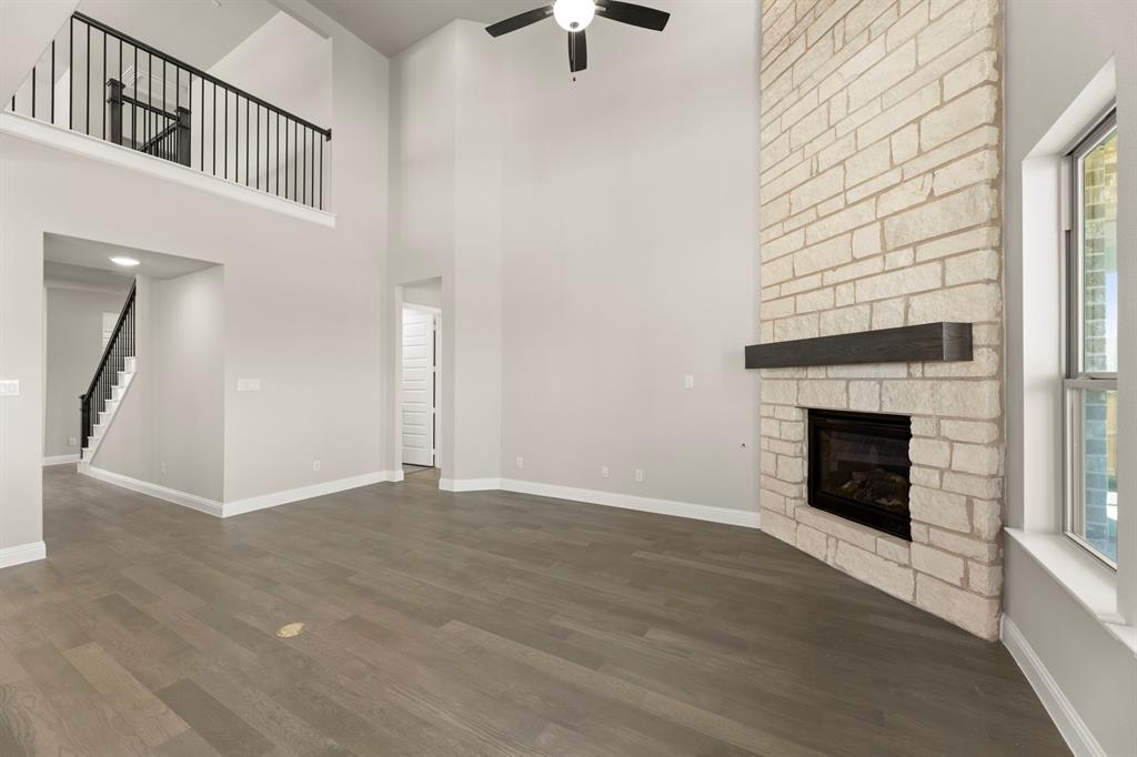 2704 Emerald Shallows Drive Property Photo 9