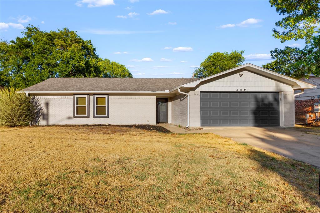 3021 Oakridge Drive Property Photo 1