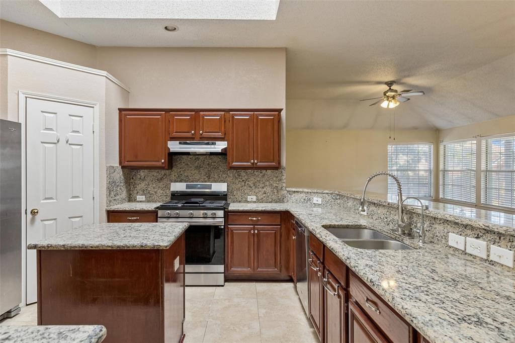 728 Lauren Way Property Photo 11