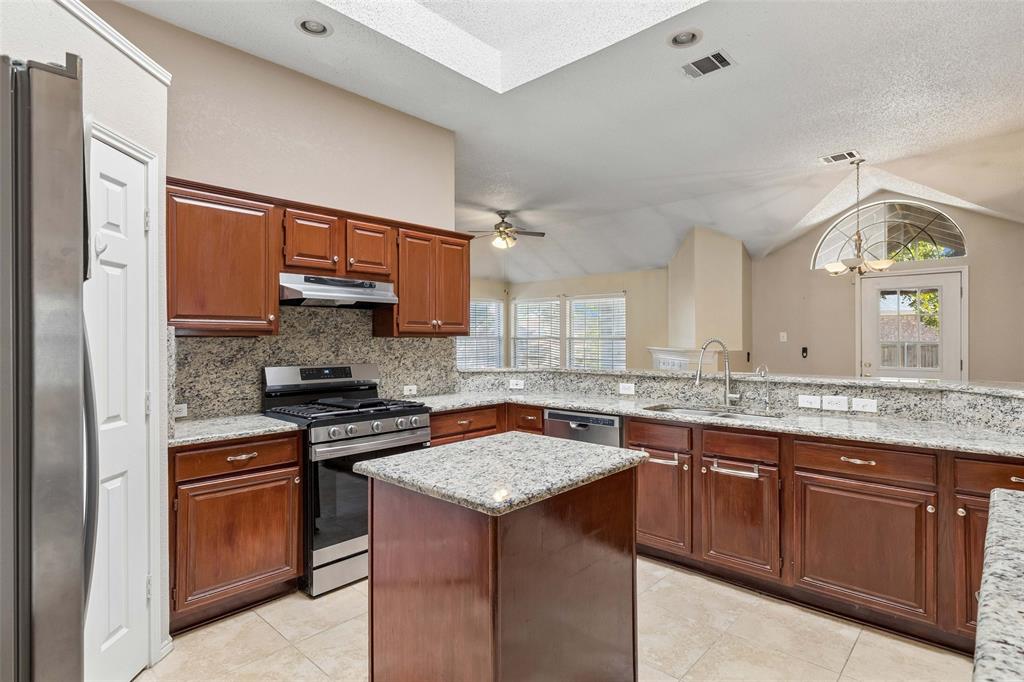 728 Lauren Way Property Photo 12