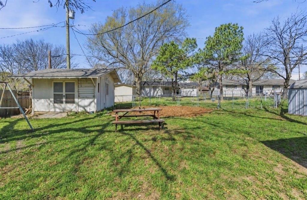 1224 N Texas Street Property Photo 14