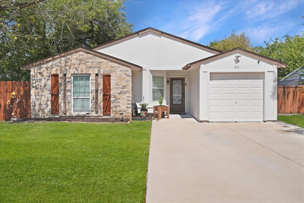 2111 Sharpshire Lane Property Photo 1