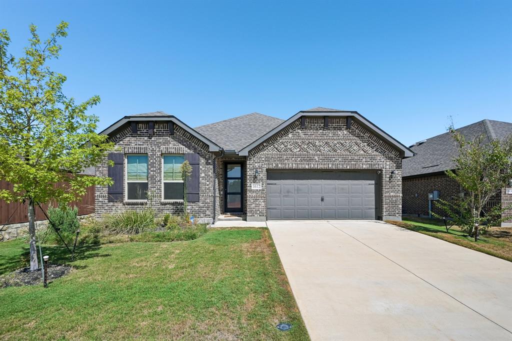 1612 Elle Lane Property Photo 1